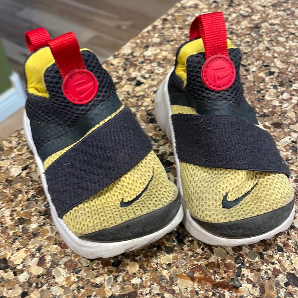 Nike toddler shoes
